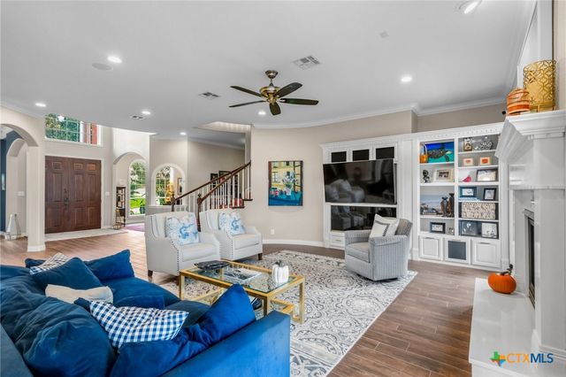 306 Creekridge Drive, Victoria, TX 77904