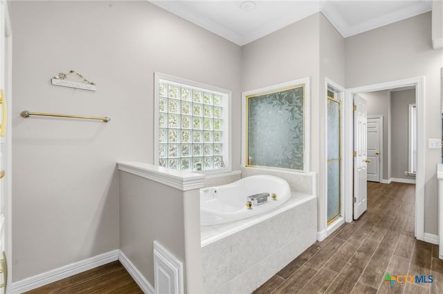 306 Creekridge Drive, Victoria, TX 77904