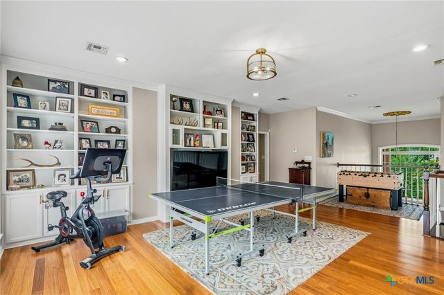 306 Creekridge Drive, Victoria, TX 77904