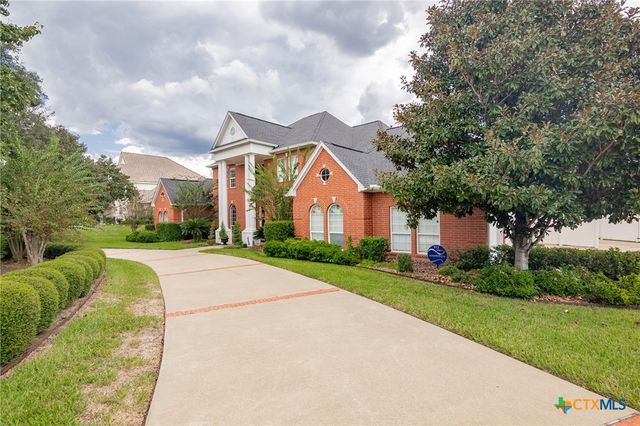 306 Creekridge Drive, Victoria, TX 77904