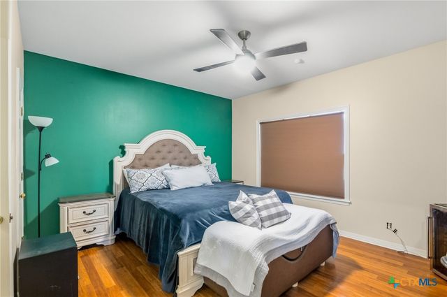 306 Creekridge Drive, Victoria, TX 77904