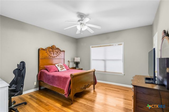 306 Creekridge Drive, Victoria, TX 77904