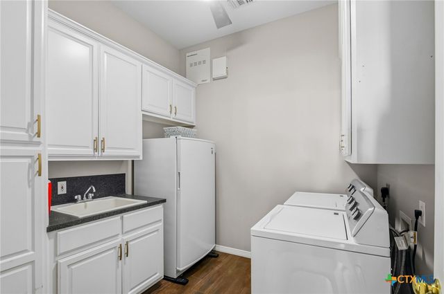 306 Creekridge Drive, Victoria, TX 77904