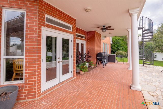 306 Creekridge Drive, Victoria, TX 77904