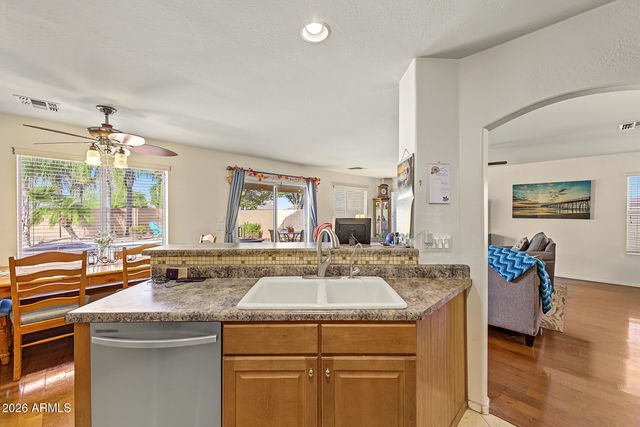 1530 E SAGUARO Trail, San Tan Valley, AZ 85143