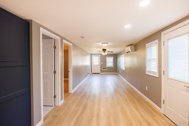 8 Freeman Ave, Webster, MA 01570