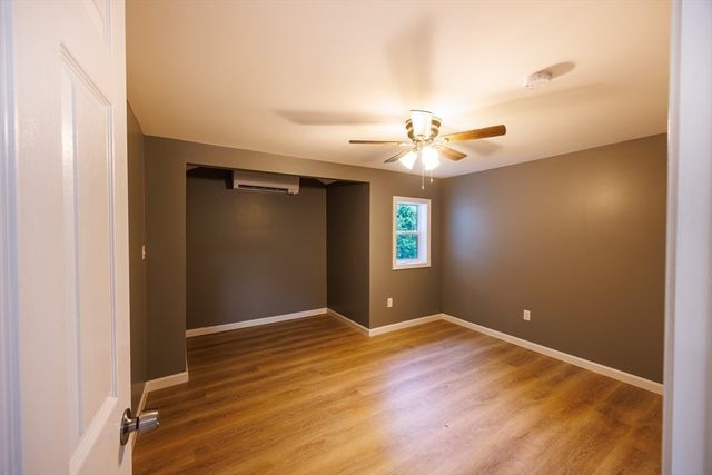 8 Freeman Ave, Webster, MA 01570