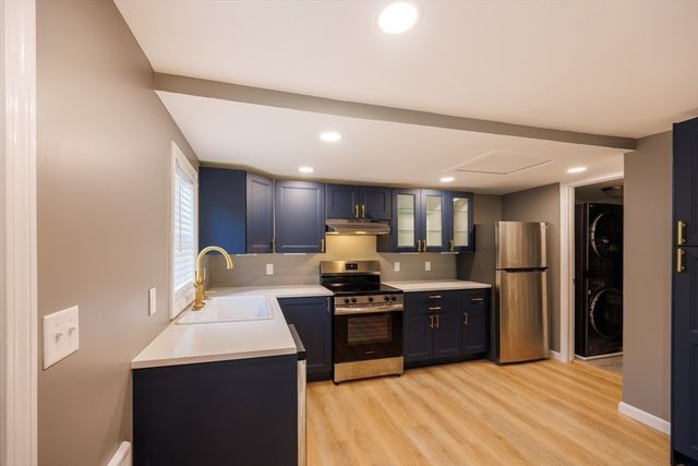8 Freeman Ave, Webster, MA 01570