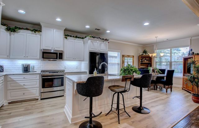 123 Nantucket Loop, Maumelle, AR 72113