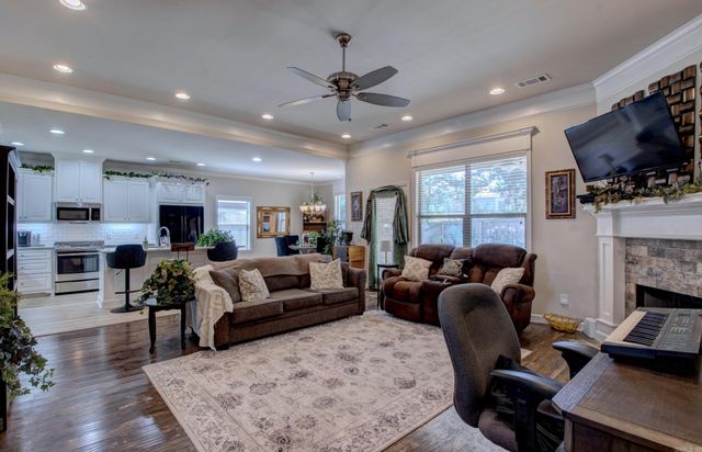 123 Nantucket Loop, Maumelle, AR 72113
