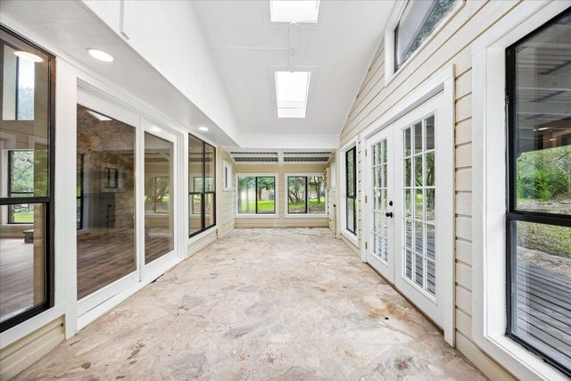 50 Palmer LN, Wimberley, TX 78676