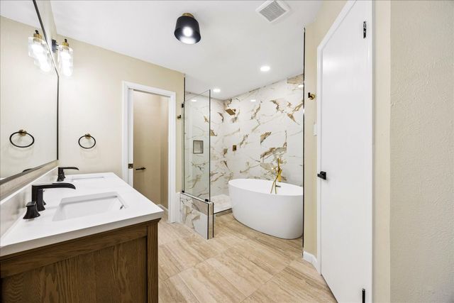 50 Palmer LN, Wimberley, TX 78676