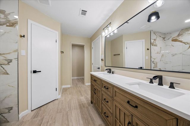 50 Palmer LN, Wimberley, TX 78676