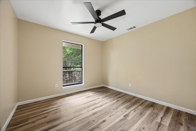 50 Palmer LN, Wimberley, TX 78676