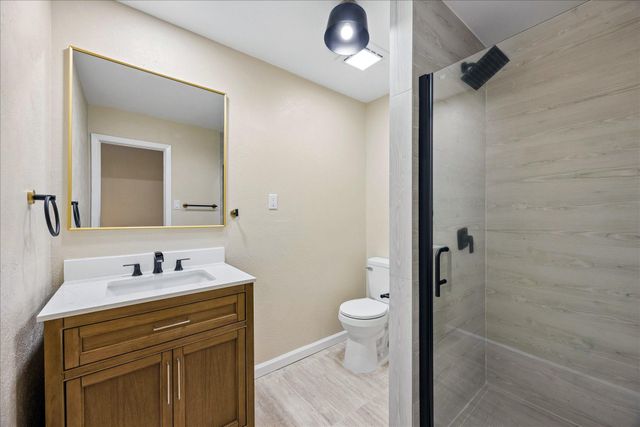 50 Palmer LN, Wimberley, TX 78676