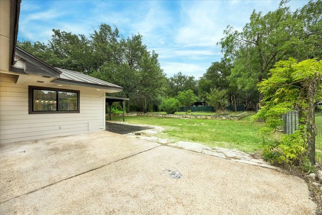 50 Palmer LN, Wimberley, TX 78676