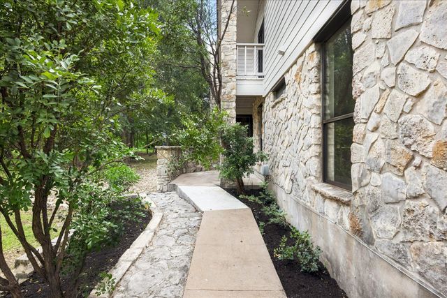 50 Palmer LN, Wimberley, TX 78676