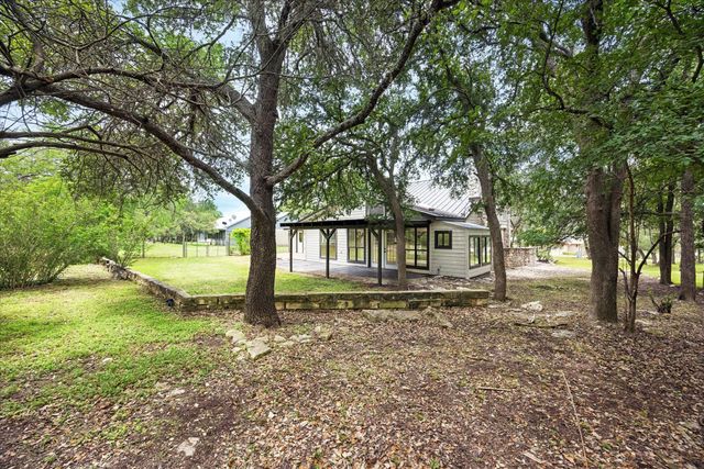 50 Palmer LN, Wimberley, TX 78676