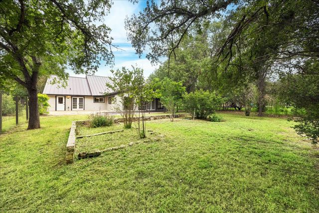 50 Palmer LN, Wimberley, TX 78676