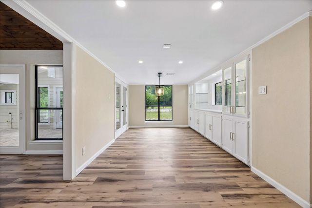 50 Palmer LN, Wimberley, TX 78676
