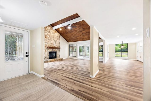 50 Palmer LN, Wimberley, TX 78676