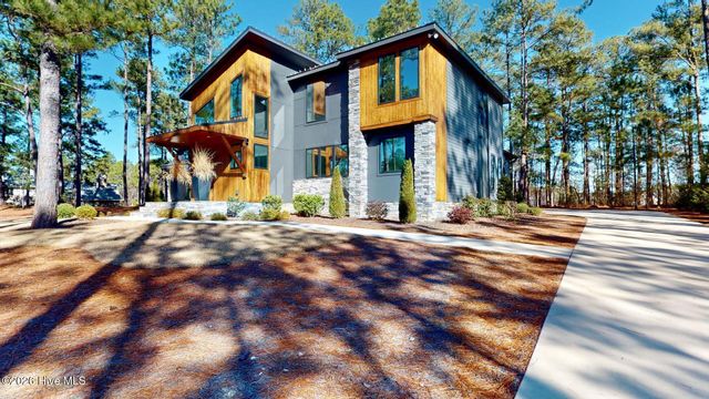 4 Woodward Place, Pinehurst, NC 28374