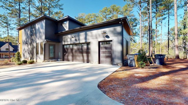 4 Woodward Place, Pinehurst, NC 28374