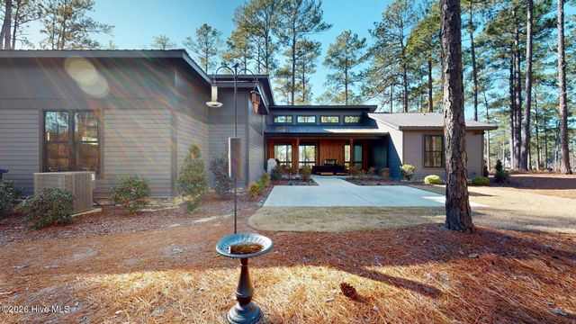 4 Woodward Place, Pinehurst, NC 28374