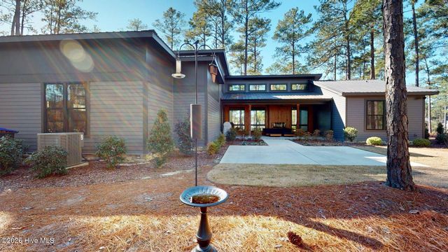 4 Woodward Place, Pinehurst, NC 28374