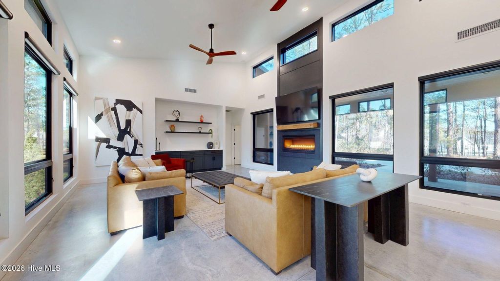 Image 10 of property listing at 4 Woodward Place, Pinehurst, NC 28374