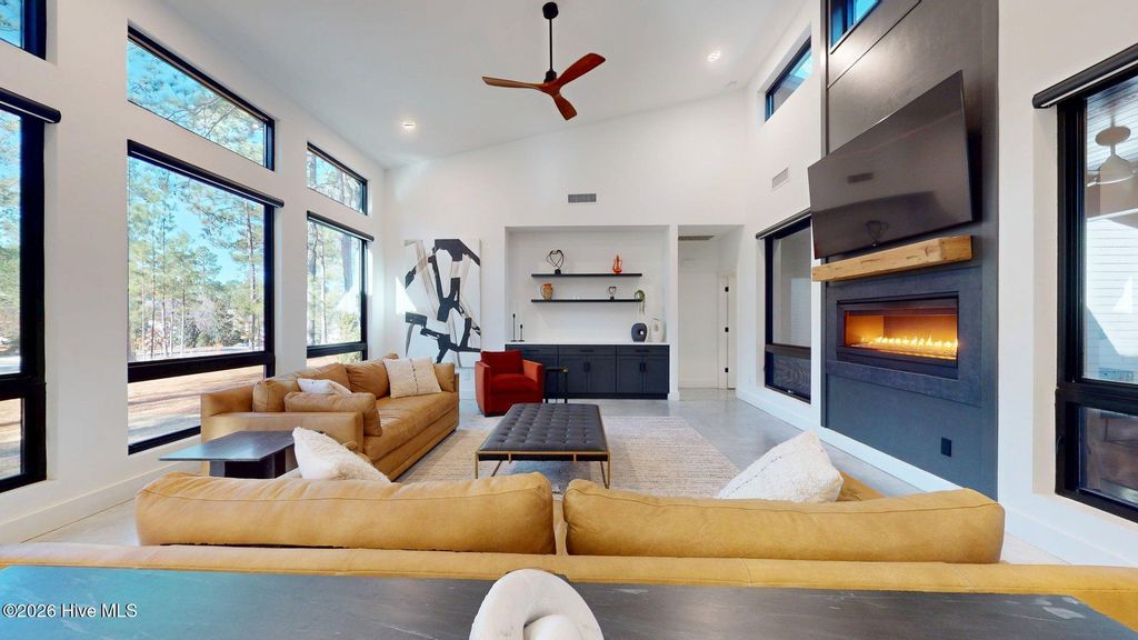 Image 18 of property listing at 4 Woodward Place, Pinehurst, NC 28374