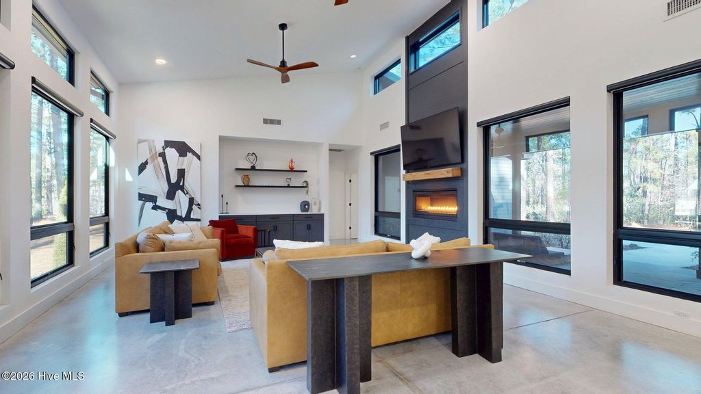 Image 19 of property listing at 4 Woodward Place, Pinehurst, NC 28374