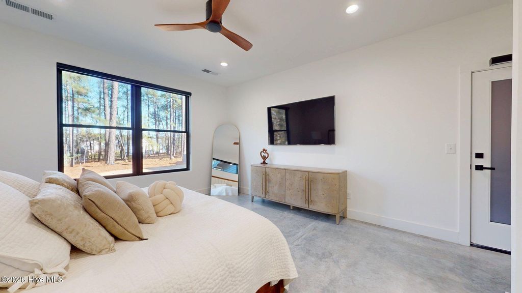 Image 45 of property listing at 4 Woodward Place, Pinehurst, NC 28374