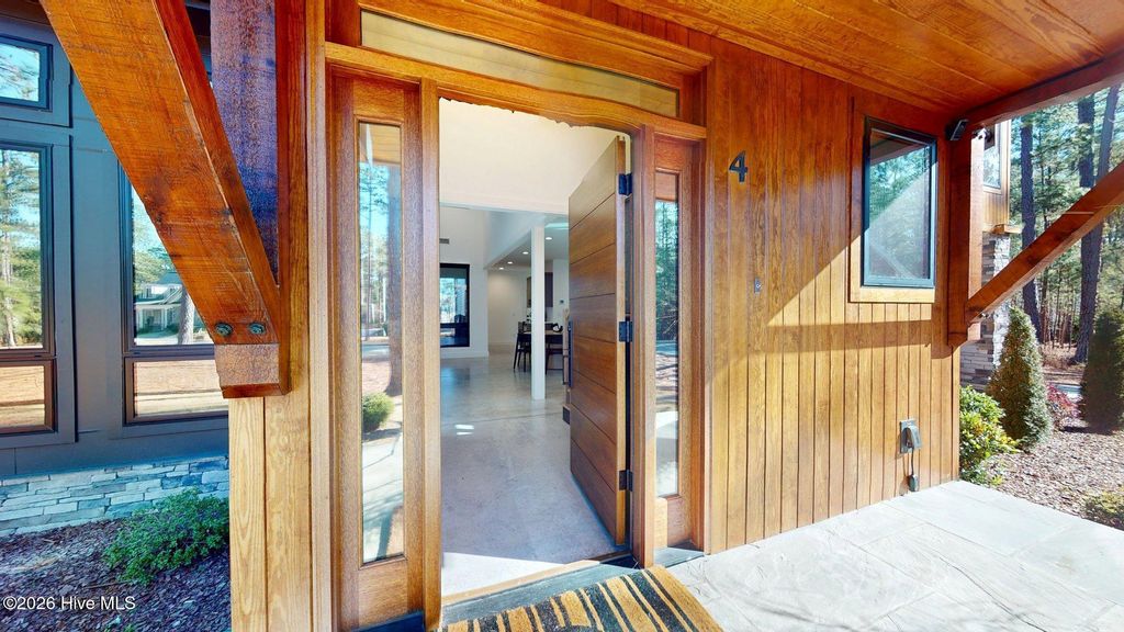 Image 8 of property listing at 4 Woodward Place, Pinehurst, NC 28374
