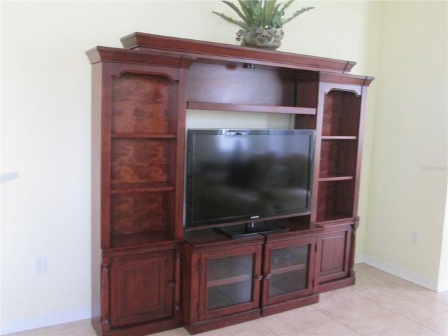 1106 JAMESON GREENS DRIVE, Sun City Center, FL 33573