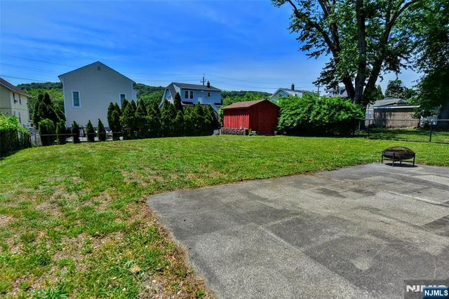 11 Onyx Terrace, North Haledon, NJ 07508