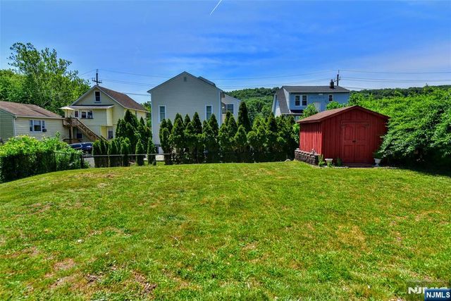 11 Onyx Terrace, North Haledon, NJ 07508