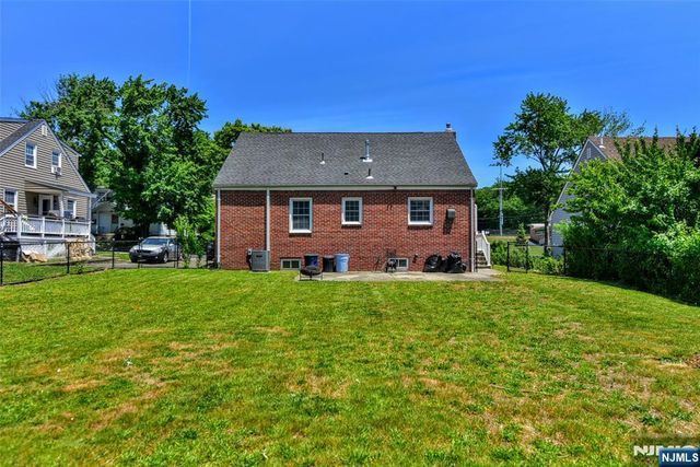 11 Onyx Terrace, North Haledon, NJ 07508