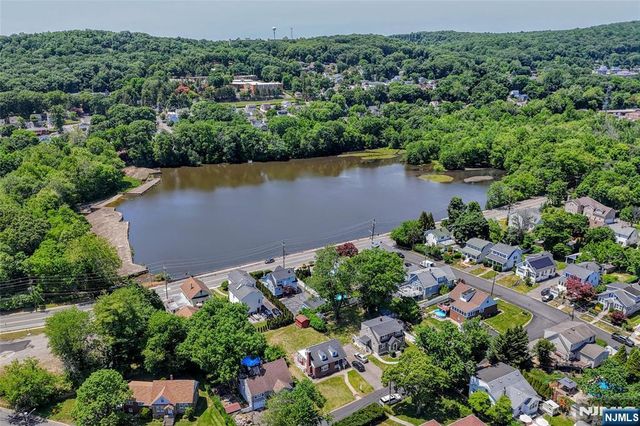 11 Onyx Terrace, North Haledon, NJ 07508