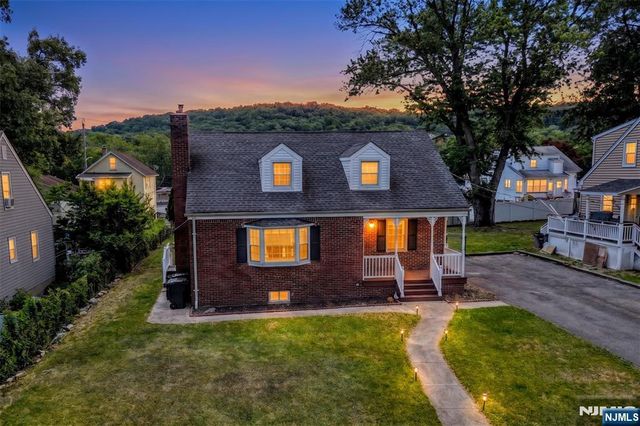 11 Onyx Terrace, North Haledon, NJ 07508