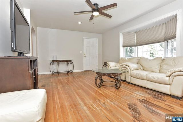11 Onyx Terrace, North Haledon, NJ 07508