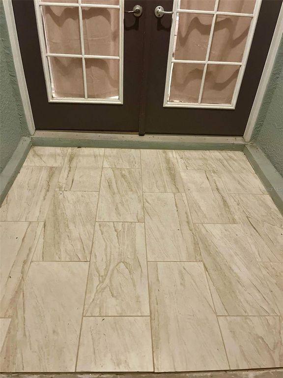 Image 13 of property listing at 9366 HEARTWELLVILLE AVENUE, Englewood, FL 34224