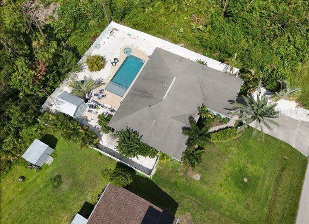 Image 18 of property listing at 9366 HEARTWELLVILLE AVENUE, Englewood, FL 34224