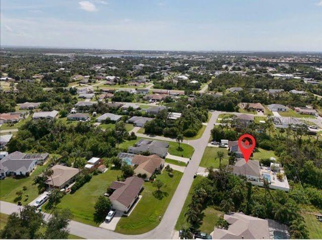 Image 19 of property listing at 9366 HEARTWELLVILLE AVENUE, Englewood, FL 34224