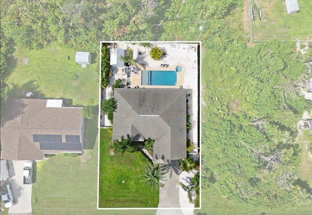 Image 20 of property listing at 9366 HEARTWELLVILLE AVENUE, Englewood, FL 34224