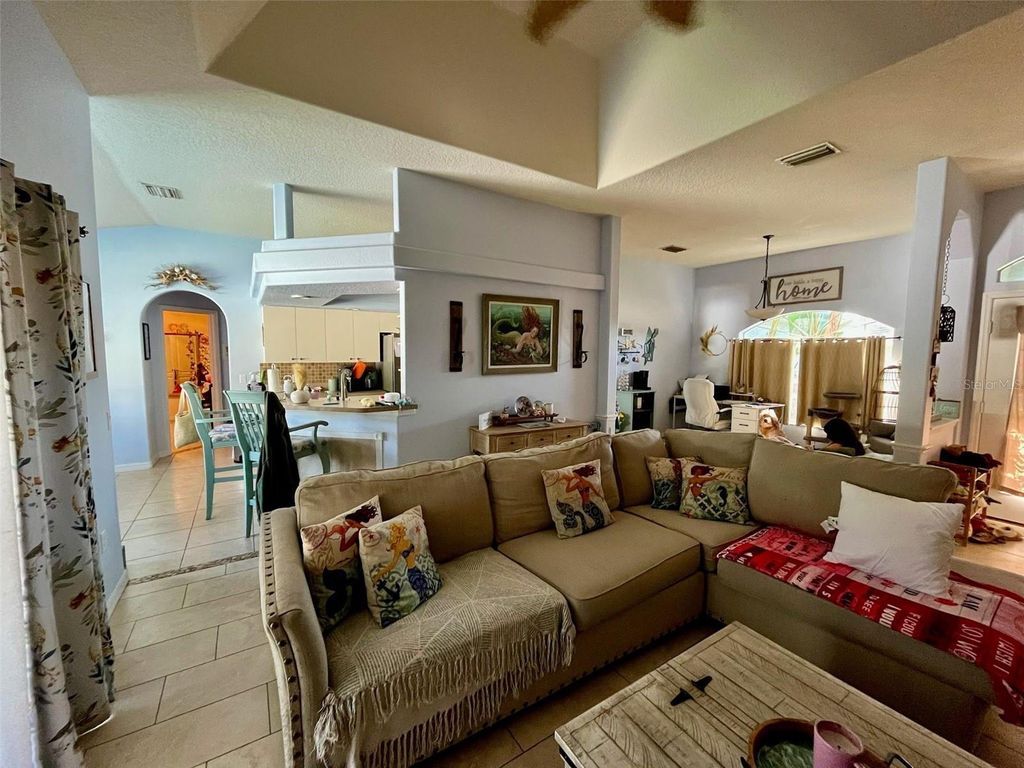 Image 5 of property listing at 9366 HEARTWELLVILLE AVENUE, Englewood, FL 34224