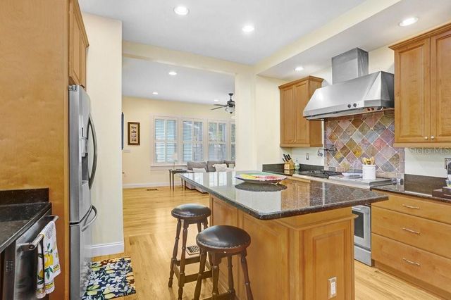 1801 W HILLS AVENUE, Tampa, FL 33606