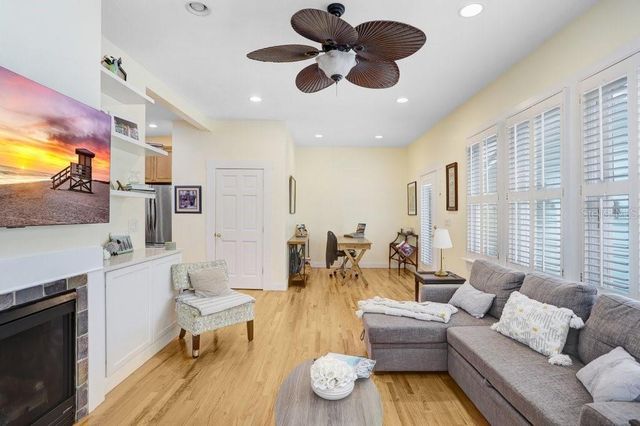 1801 W HILLS AVENUE, Tampa, FL 33606