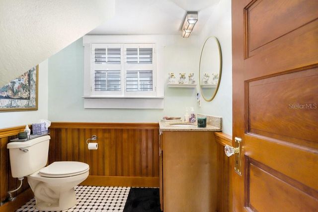 1801 W HILLS AVENUE, Tampa, FL 33606