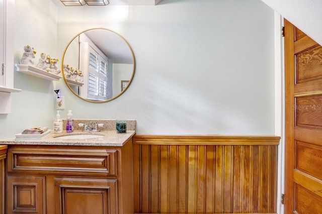 1801 W HILLS AVENUE, Tampa, FL 33606